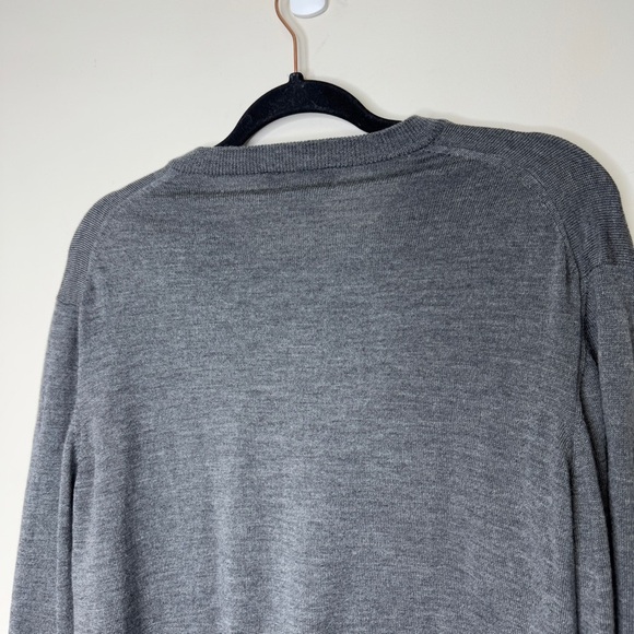 Vintage Harry Rosen L Extra Fine Italian Merino Wool Men's Gray V-Neck Sweater - Picture 6 of 12